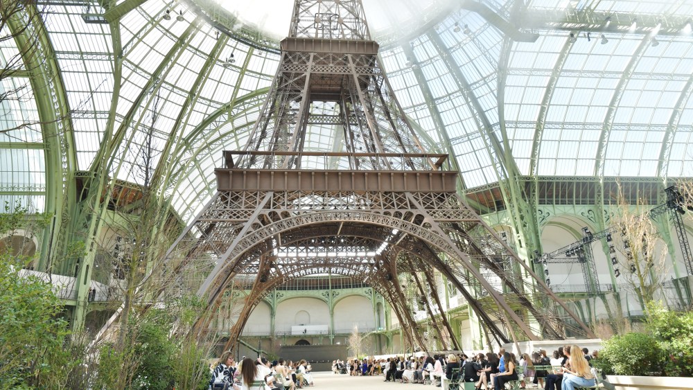 The Set at Chanel Haute Couture Fall 2017