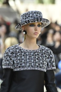 Details at Chanel Couture Fall 2017
