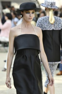 Details at Chanel Couture Fall 2017