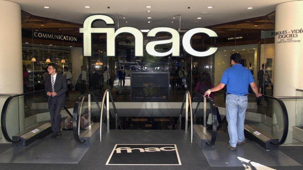 Artémis has sold its stake in Fnac Darty to Germany’s Ceconomy