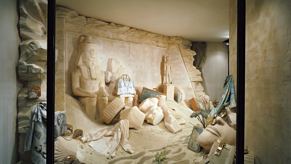 An Egypt-themed window display by Leïla Menchari for the Hermès flagship in 2005.