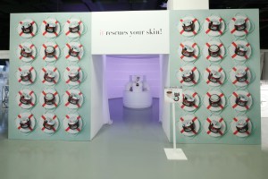 The 'It Cosmetics’ ExhibIT.'
