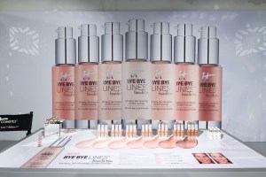 The 'It Cosmetics’ ExhibIT.'