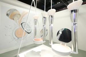 The 'It Cosmetics’ ExhibIT.'