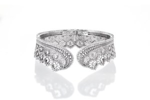 A lace choker from Tasaki’s Ritz Paris high jewelry line. 