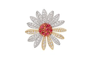 Van Cleef & Arpels’ Marguerite d’Amour daisy clip. 