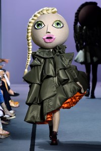 Viktor and Rolf Couture Fall 2017