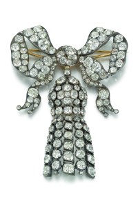 Diamond bow brooch/ pendant, mid-19th century Estimate £25,000-35,000