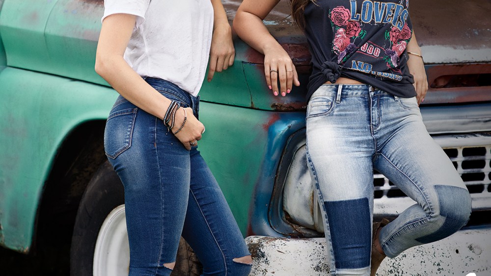 Maddie & Tae appear in the marketing for Black Daisy.