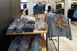 The Levi's pop up at Macy's.