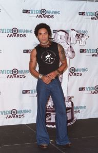 Lenny Kravitz1998 MTV Video Music AwardsSeptember 10, 1998 Los Angeles, CA 1998 MTV Video Music AwardsLenny Kravitz at the 1998 MTV Video Music Awards at the Universal Ampitheatre.Photos by Eric Charbonneau ®Berliner Studio/BEImages 9807176-33