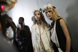 Backstage at Ann Demeulemeester RTW Spring 2018