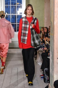Burberry RTW Spring 2018