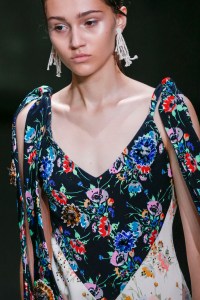 Details at Christopher Kane RTW Spring 2018