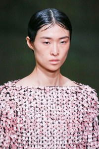 Details at Christopher Kane RTW Spring 2018