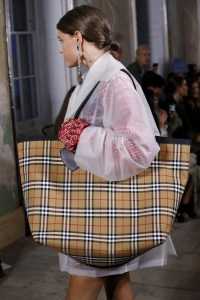 Details at Burberry RTW Spring 2018