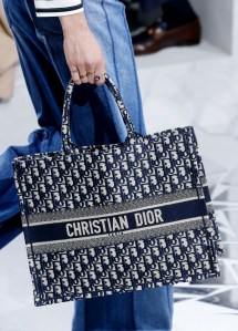 Details at Christian Dior RTW Spring 2018