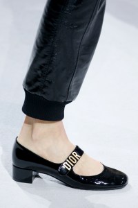Details at Christian Dior RTW Spring 2018
