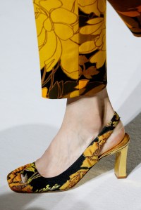 Details at Dries Van Noten RTW Spring 2018