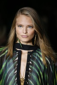 Details at Elie Saab RTW Spring 2018