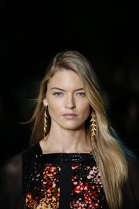 Details at Elie Saab RTW Spring 2018