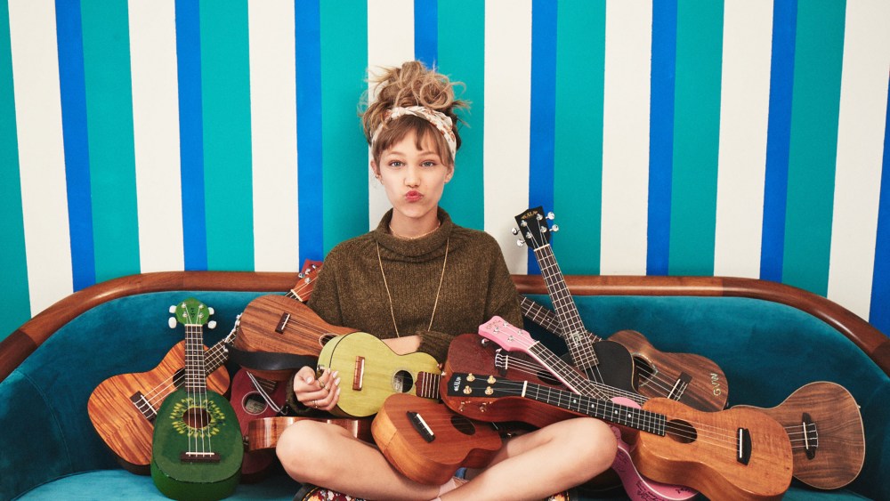 Grace VanderWaal Signed to IMG Models