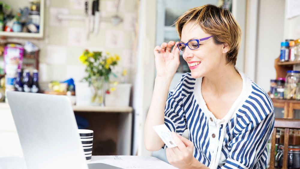 online shopping e-commerce holiday retail