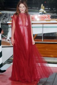 Julianne MooreArrivals, Day 4, 74th Venice International Film Festival, Italy - 01 Sep 2017WEARING VALENTINO SAME OUTFIT AS CATWALK MODEL *8470084bg