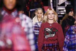 Tommy Hilfiger RTW Spring 2018