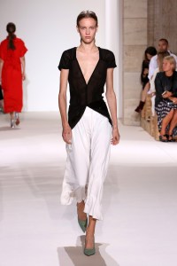 Victoria Beckham RTW Spring 2018
