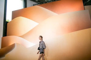 Backstage at Shiatzy Chen RTW Spring 2018