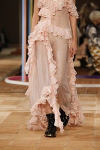 Details at Alexander McQueen RTW Spring 2018