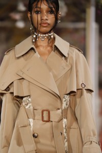 Details at Alexander McQueen RTW Spring 2018