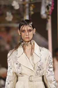 Details at Alexander McQueen RTW Spring 2018
