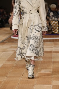 Details at Alexander McQueen RTW Spring 2018