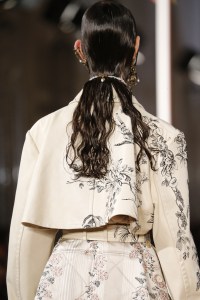 Details at Alexander McQueen RTW Spring 2018