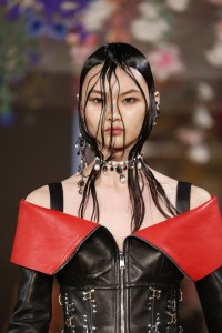 Details at Alexander McQueen RTW Spring 2018