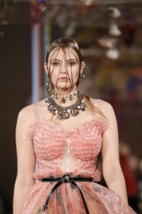 Details at Alexander McQueen RTW Spring 2018