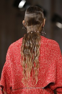 Details at Alexander McQueen RTW Spring 2018