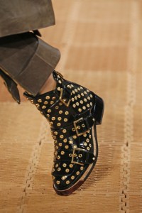 Details at Alexander McQueen RTW Spring 2018