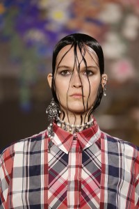Details at Alexander McQueen RTW Spring 2018