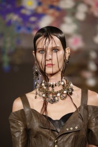 Details at Alexander McQueen RTW Spring 2018