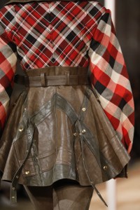 Details at Alexander McQueen RTW Spring 2018