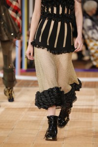 Details at Alexander McQueen RTW Spring 2018