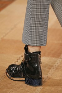 Details at Alexander McQueen RTW Spring 2018