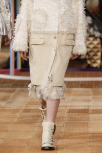 Details at Alexander McQueen RTW Spring 2018