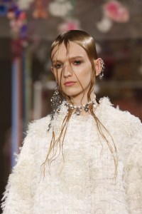 Details at Alexander McQueen RTW Spring 2018