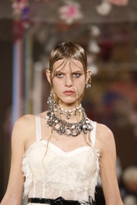 Details at Alexander McQueen RTW Spring 2018