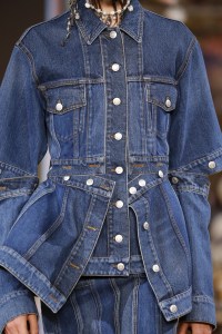 Details at Alexander McQueen RTW Spring 2018