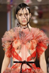 Details at Alexander McQueen RTW Spring 2018